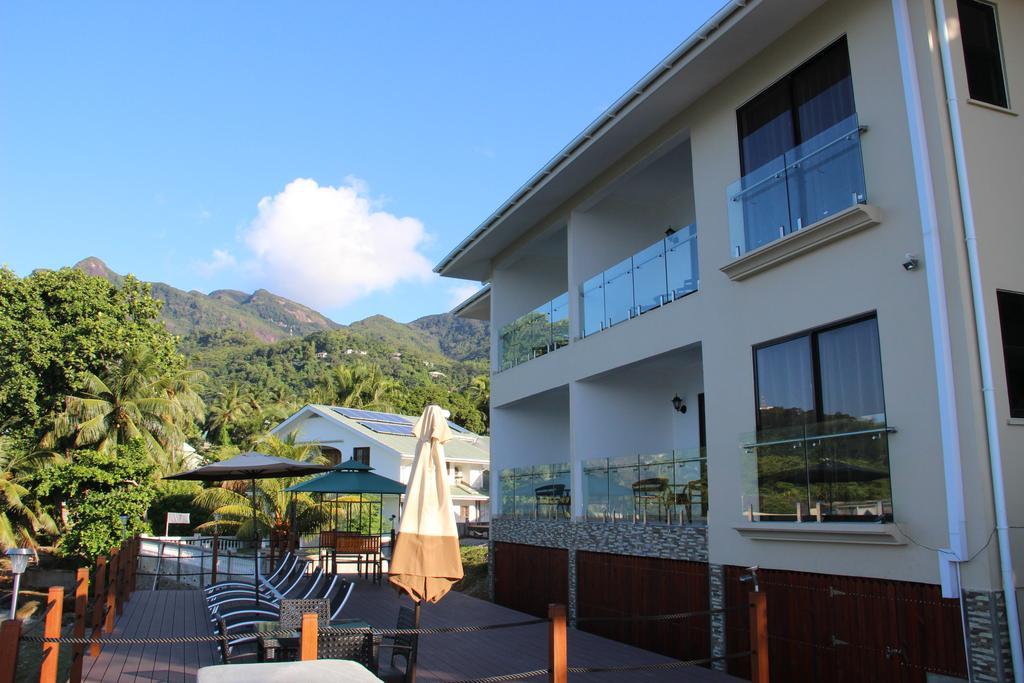 Surfers Cove Apartments Bel Ombre Exterior photo